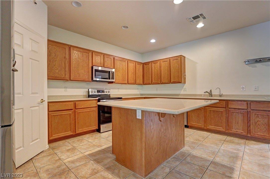 3015 Hickory Valley Road, Henderson, NV 89052