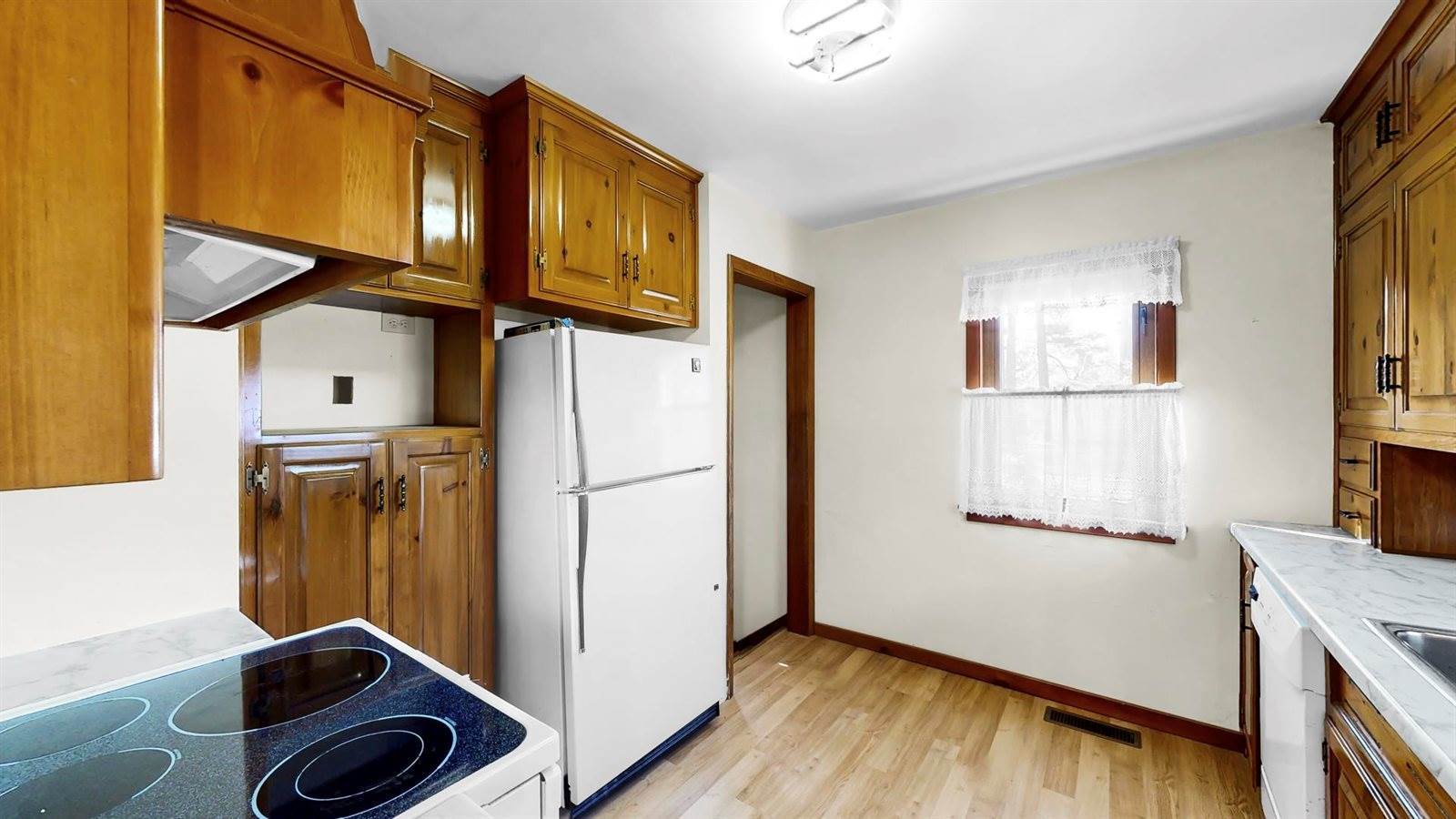 2521 West Point Road, Green Bay, WI 54304