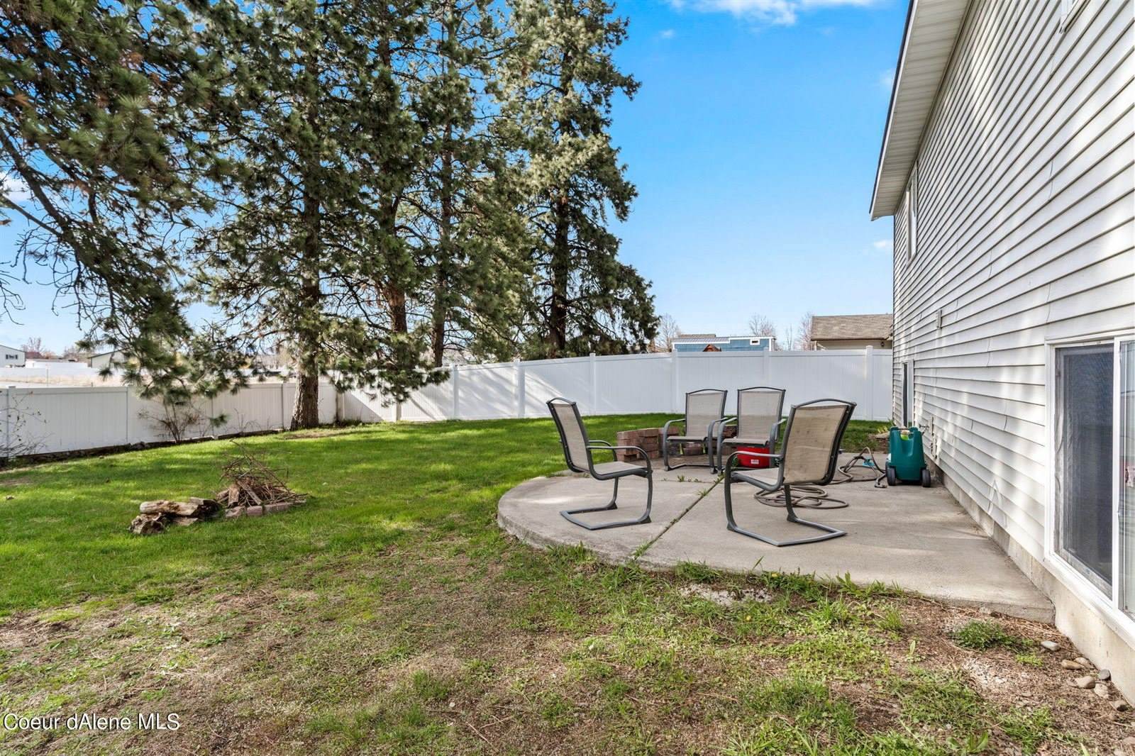 7295 North Cornwall St, Coeur d'Alene, ID 83815