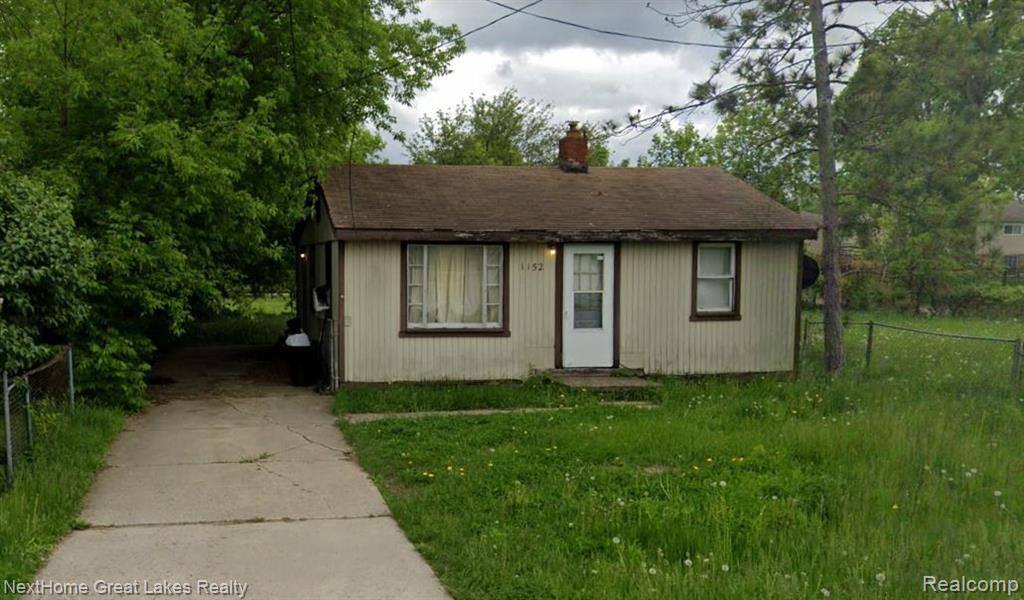 1152 East Decamp Street, Burton, MI 48529