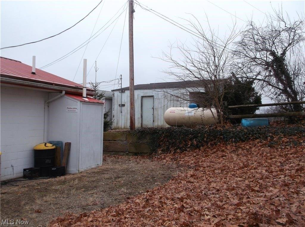 19510 Leatherwood Road, Salesville, OH 43778