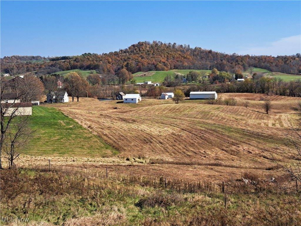 19510 Leatherwood Road, Salesville, OH 43778