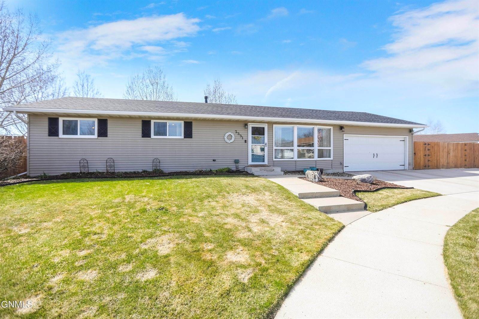 2331 17th Circle West, Williston, ND 58801