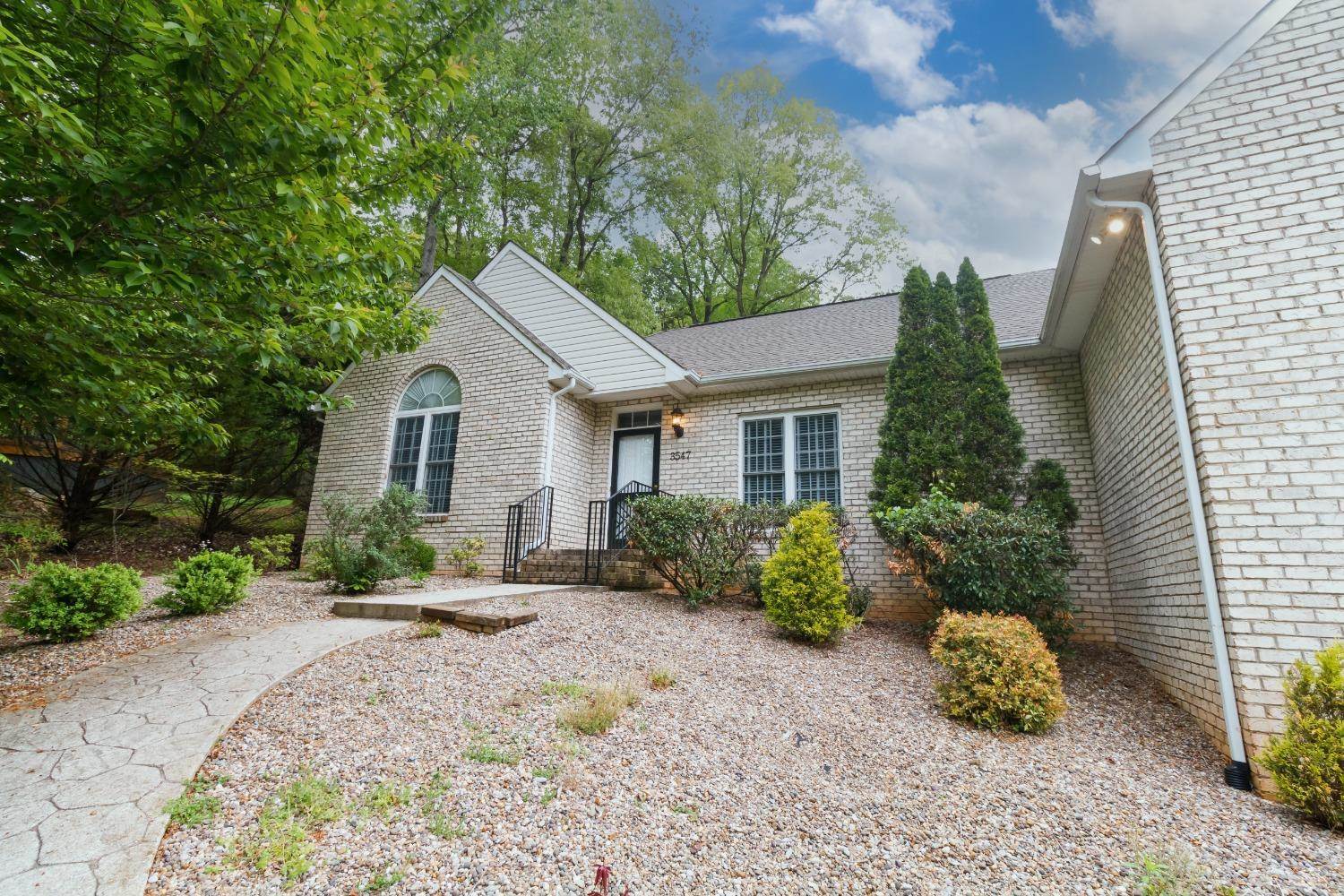 3547 Ridgecroft Drive, Lynchburg, VA 24503