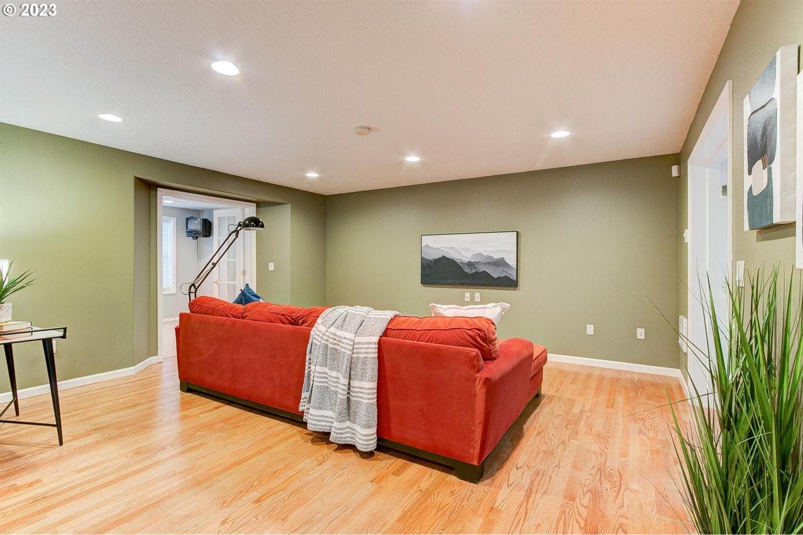 15603 NE Fremont St, Portland, OR 97230