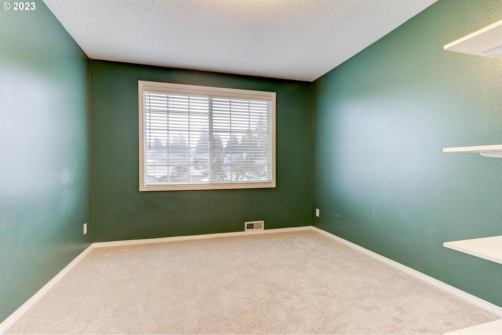 15603 NE Fremont St, Portland, OR 97230