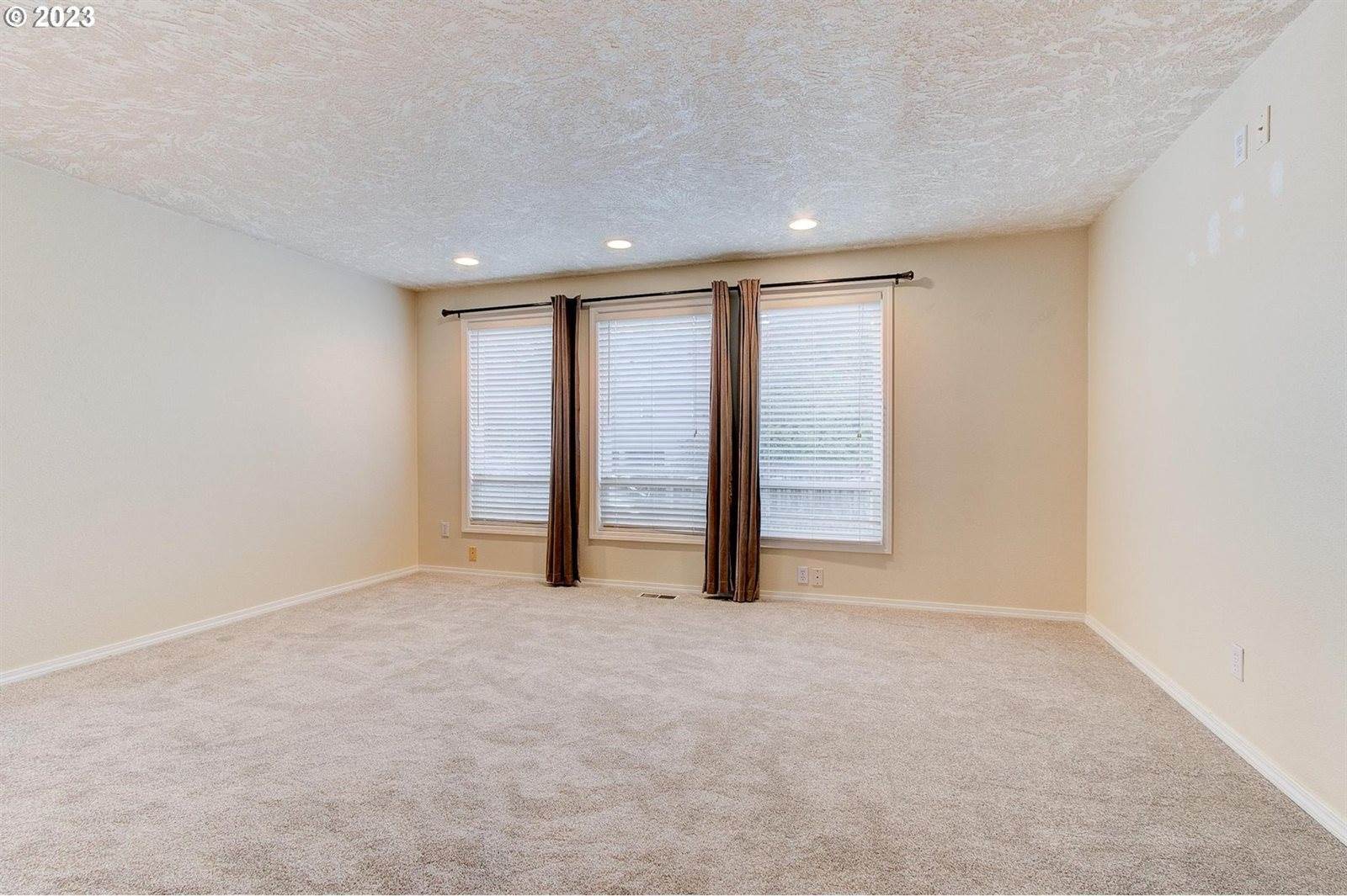 15603 NE Fremont St, Portland, OR 97230