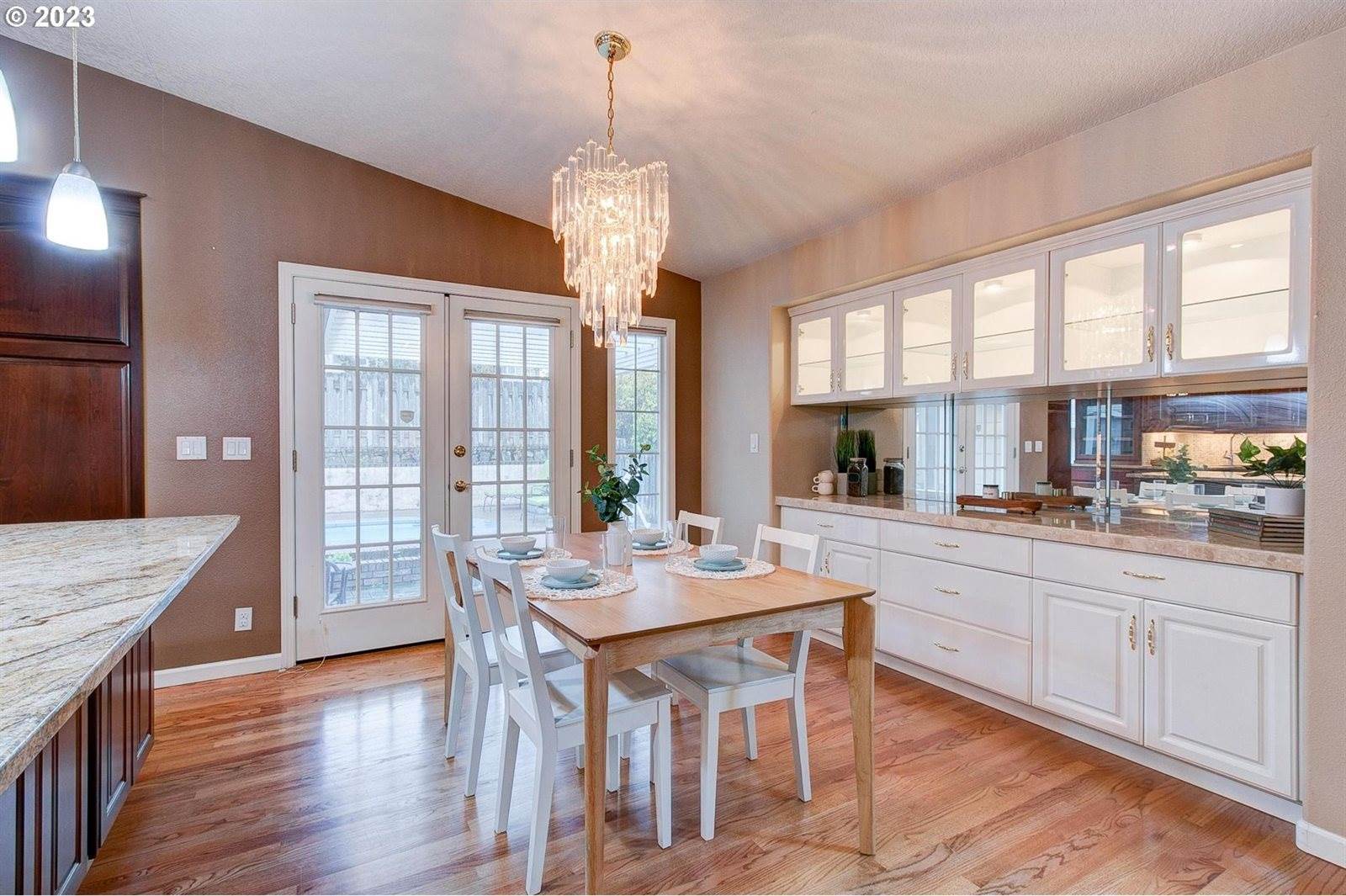 15603 NE Fremont St, Portland, OR 97230