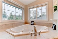 15603 NE Fremont St, Portland, OR 97230