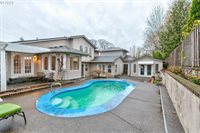 15603 NE Fremont St, Portland, OR 97230