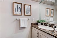 15603 NE Fremont St, Portland, OR 97230