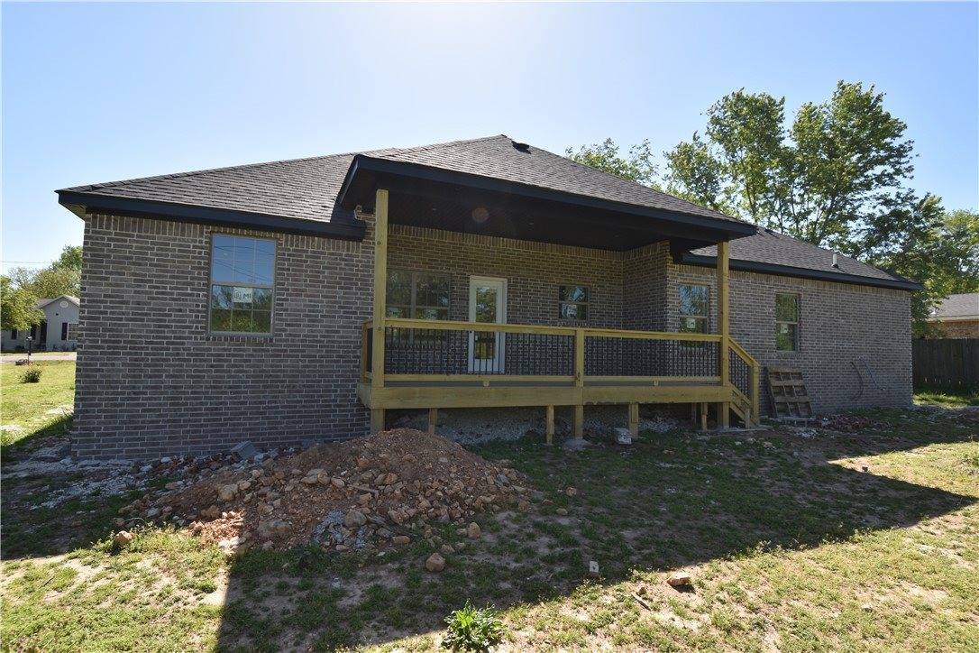 803 3rd Avenue, Gravette, AR 72736