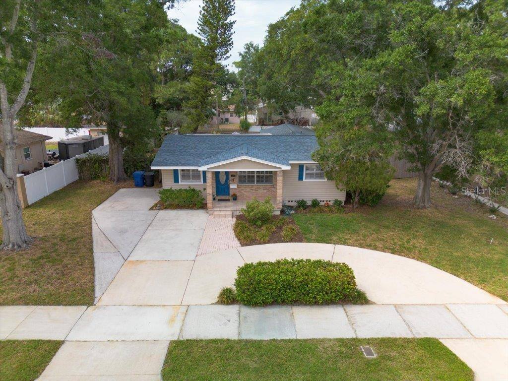 135 48TH Avenue North, Saint Petersburg, FL 33703