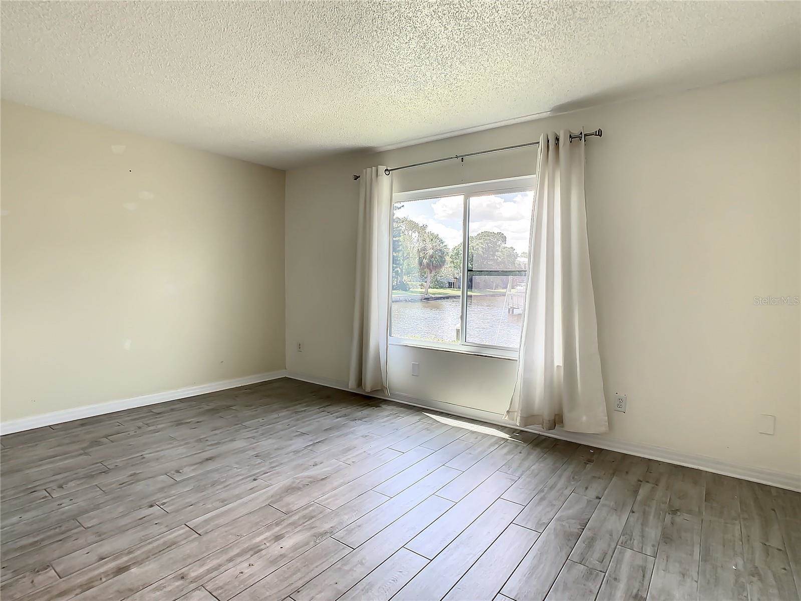 360 Moorings Cove Drive, Tarpon Springs, FL 34689