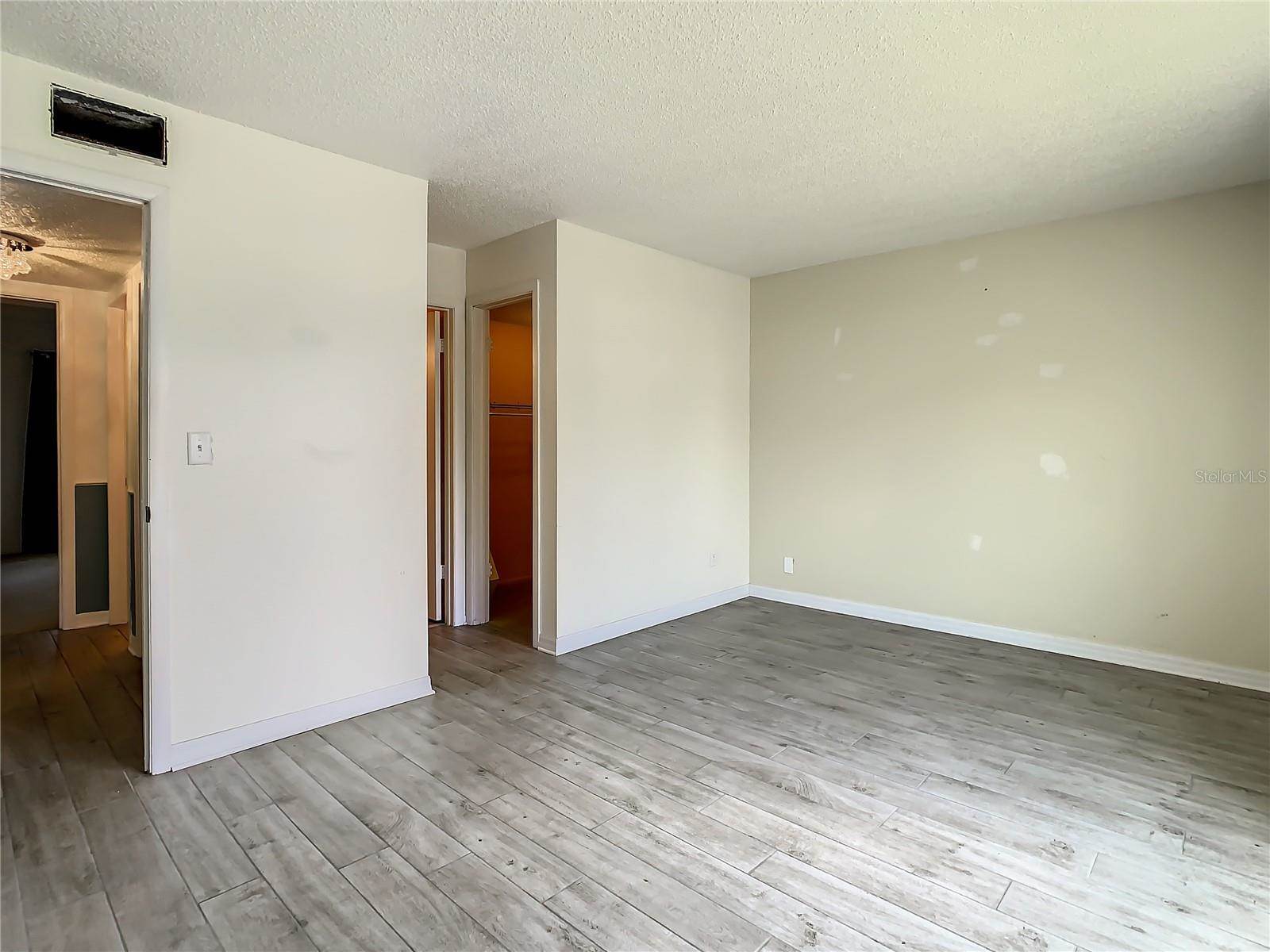 360 Moorings Cove Drive, Tarpon Springs, FL 34689