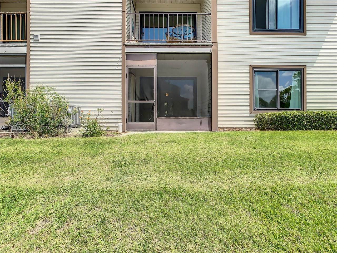 360 Moorings Cove Drive, Tarpon Springs, FL 34689