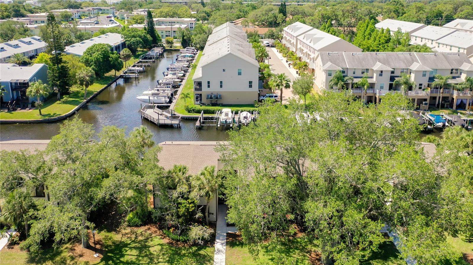 360 Moorings Cove Drive, Tarpon Springs, FL 34689