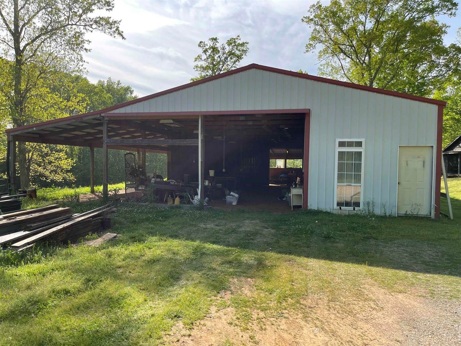 2065 Hughes Rd, Henderson, TN 38340