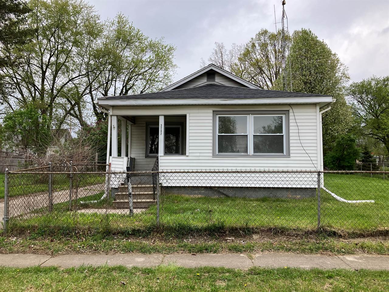 3242 Burnell, Flint, MI 48504