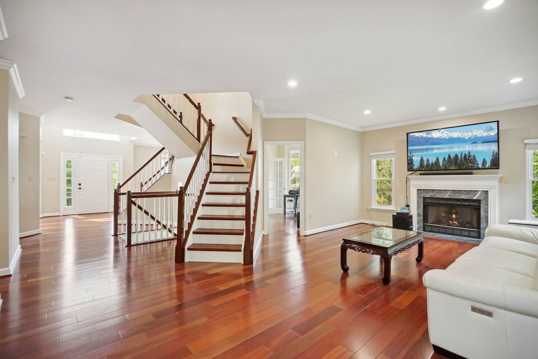 6710 Donegan Ct, Alexandria, VA 22315