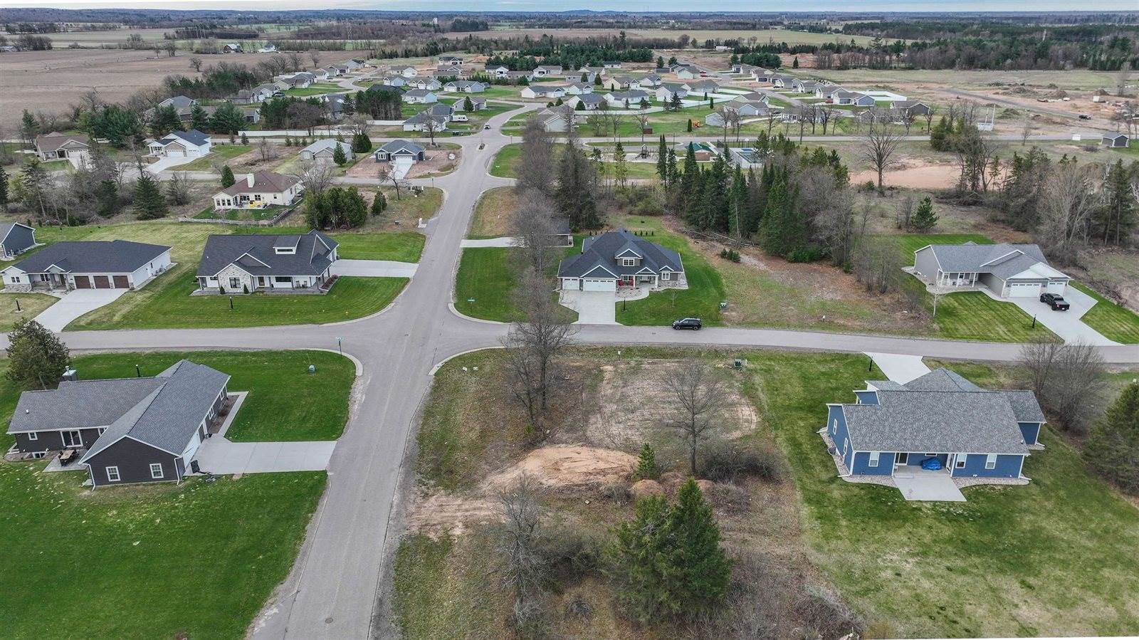 600 West Silverleaf Court, Plover, WI 54467