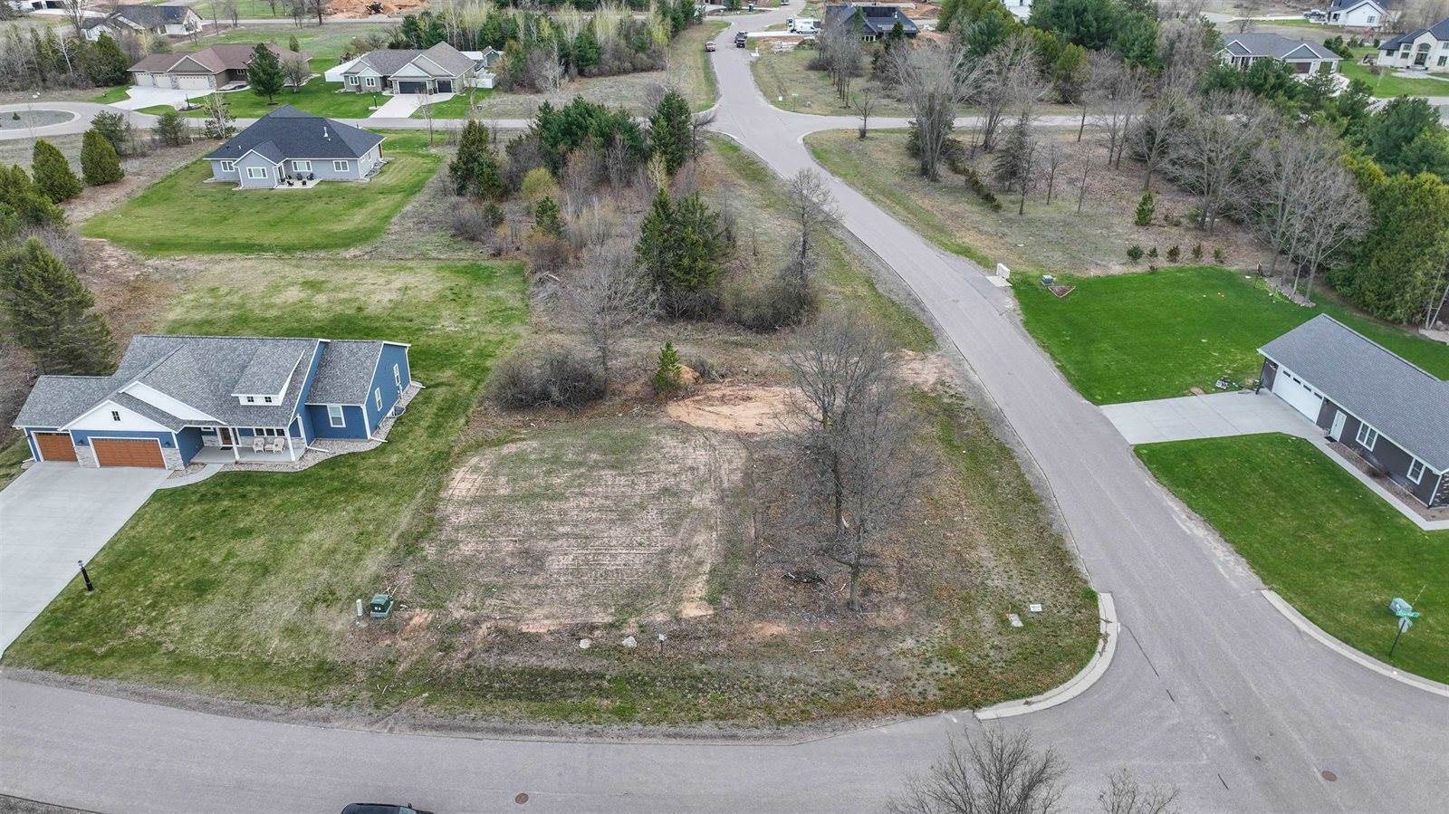 600 West Silverleaf Court, Plover, WI 54467