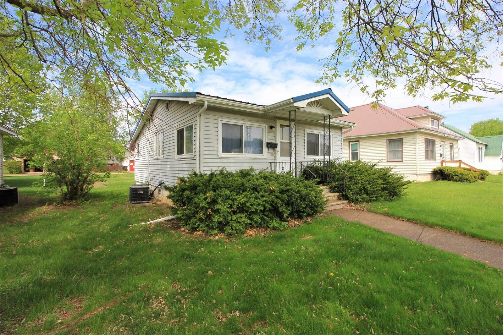 619 South Illinois St, Prairie Du Chien, WI 53821