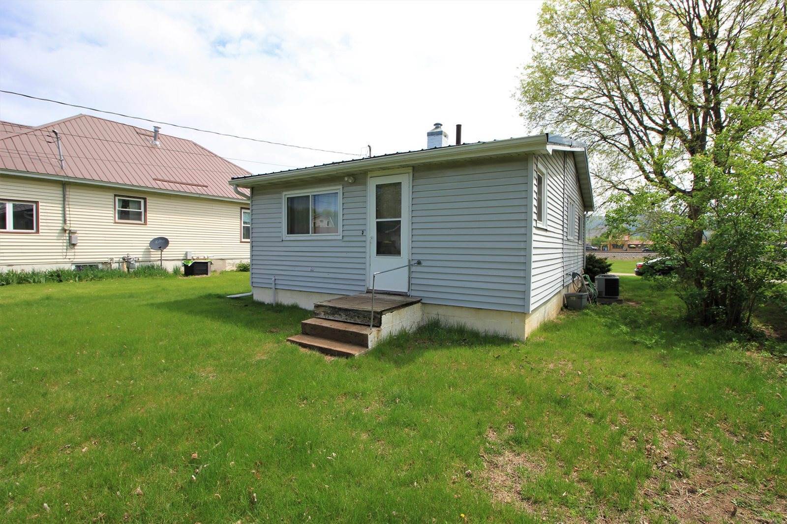 619 South Illinois St, Prairie Du Chien, WI 53821