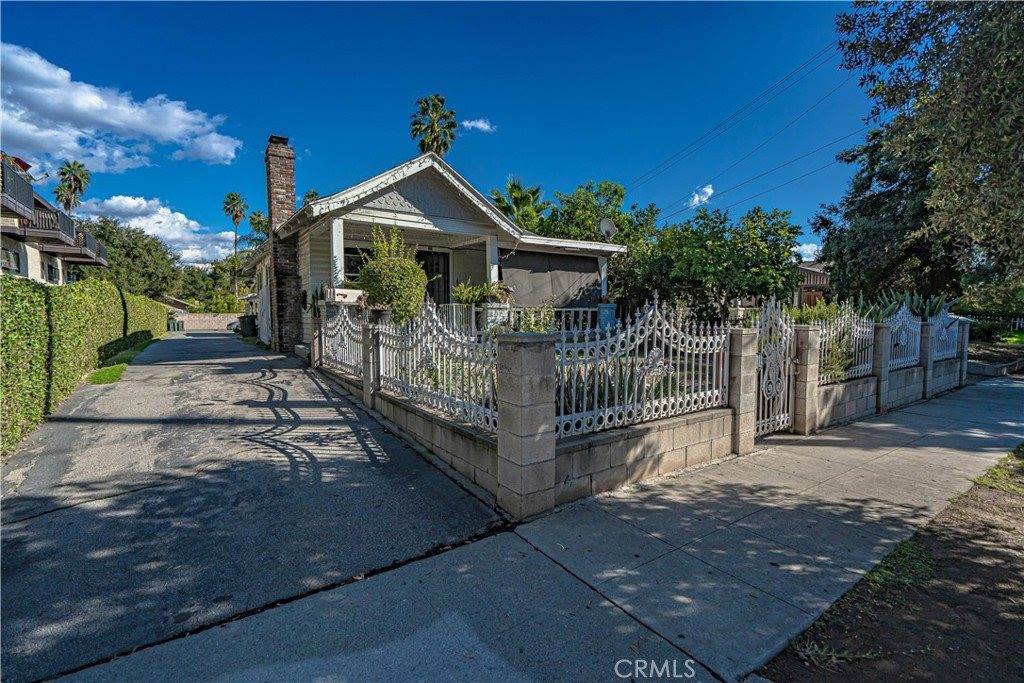 584 North Mar Vista Avenue, Pasadena, CA 91106