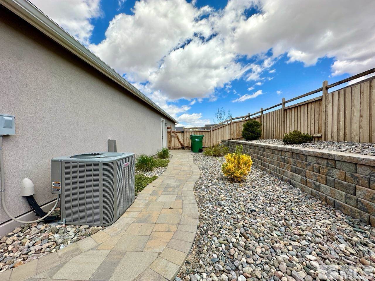 3641 Wave Ct, Sparks, NV 89436