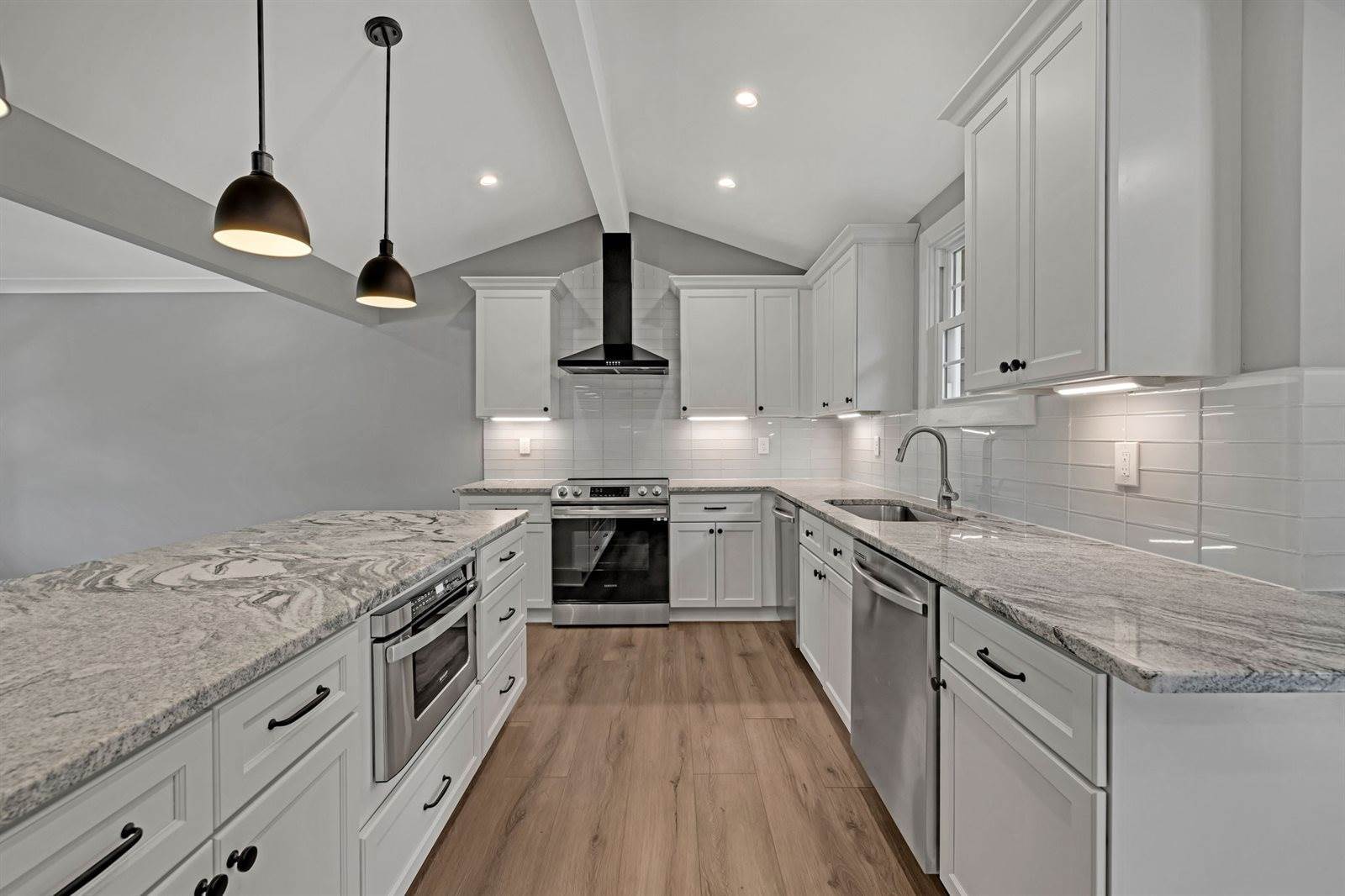 335 Brewer Dr, Nashville, TN 37211