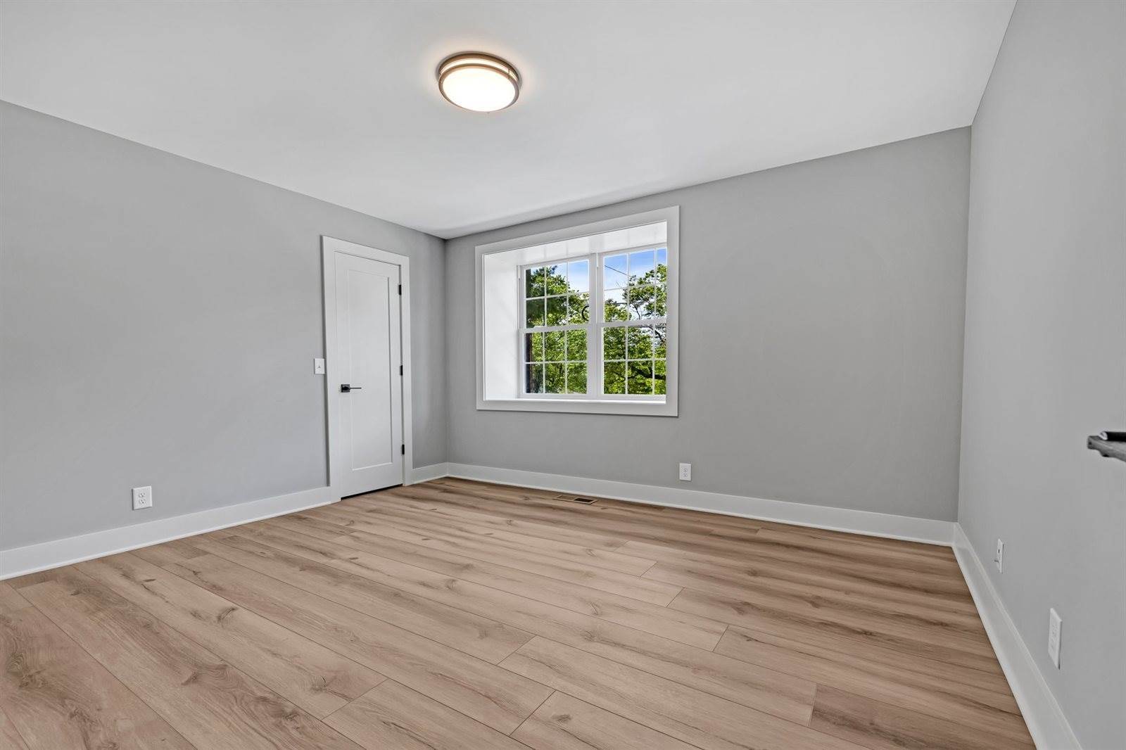 335 Brewer Dr, Nashville, TN 37211