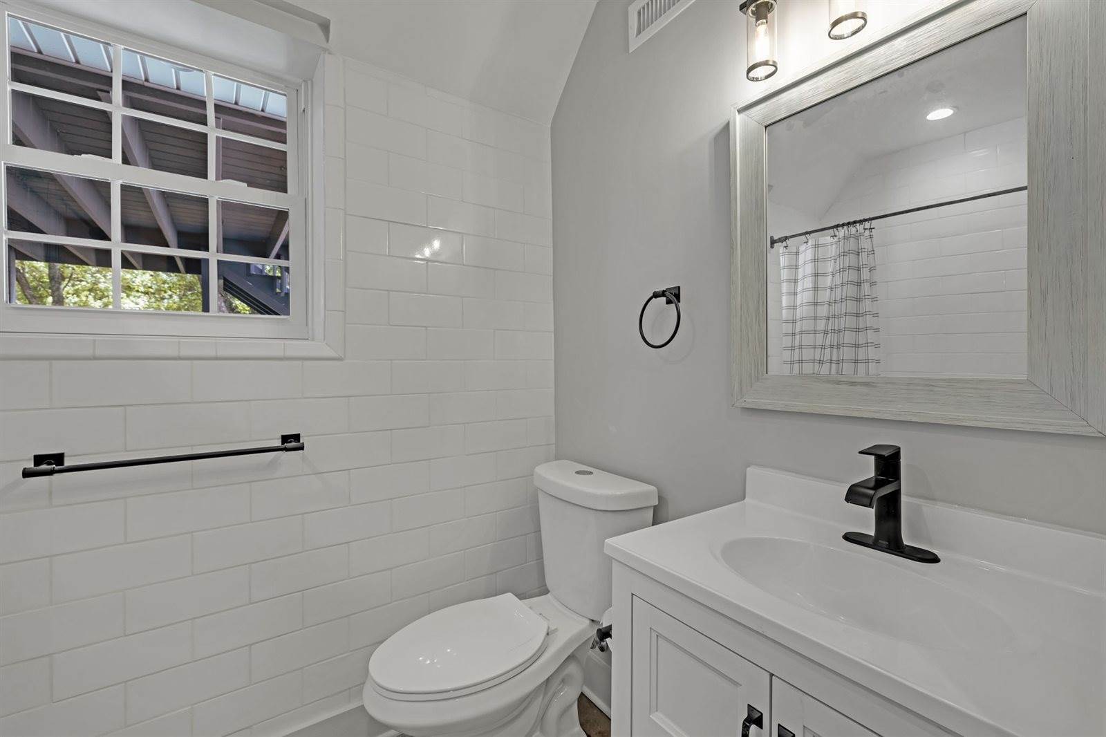 335 Brewer Dr, Nashville, TN 37211