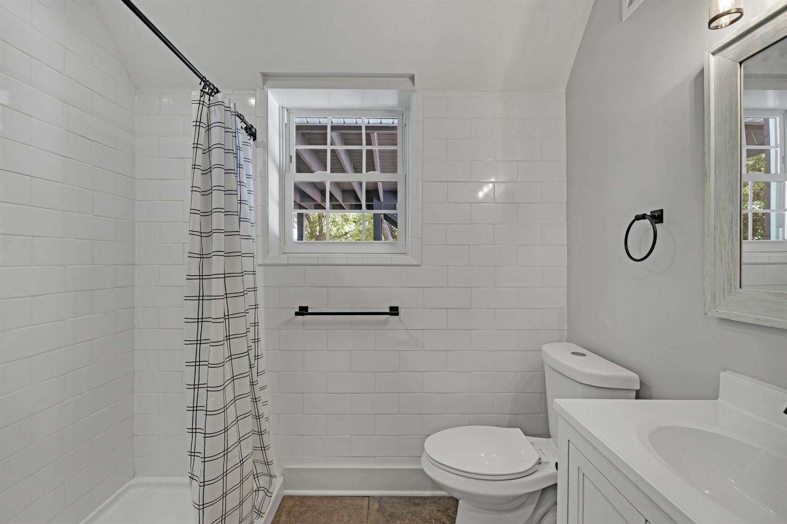 335 Brewer Dr, Nashville, TN 37211