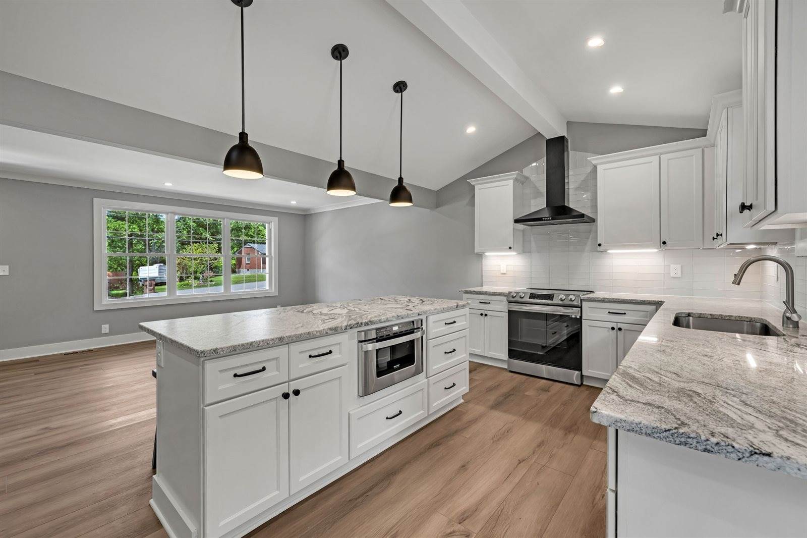 335 Brewer Dr, Nashville, TN 37211