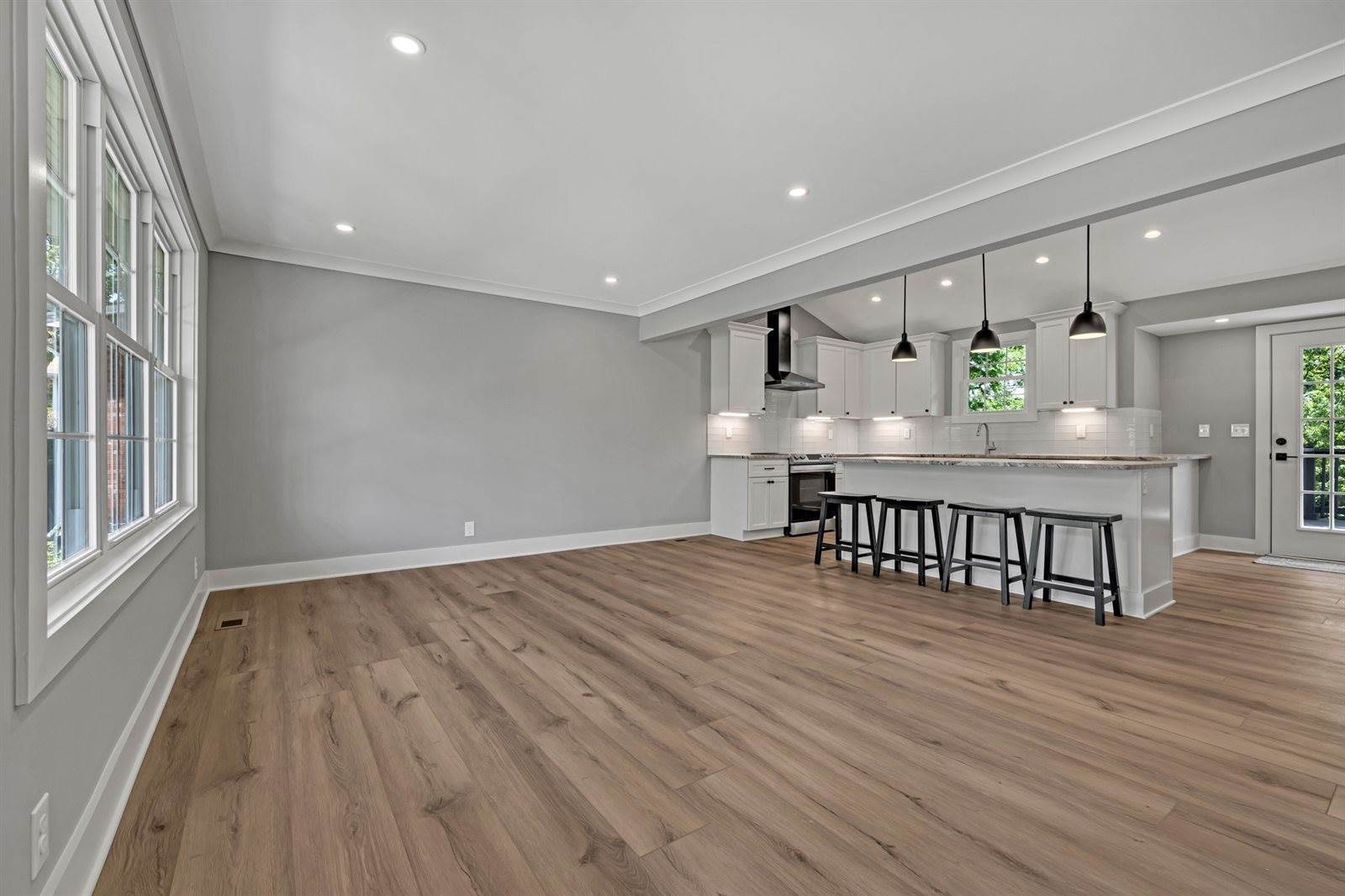 335 Brewer Dr, Nashville, TN 37211