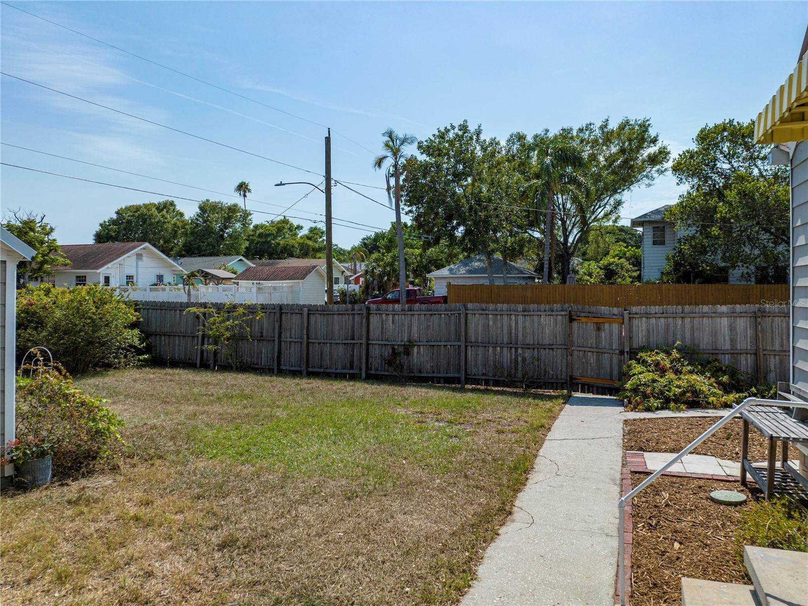 2660 Dartmouth Avenue North, Saint Petersburg, FL 33713