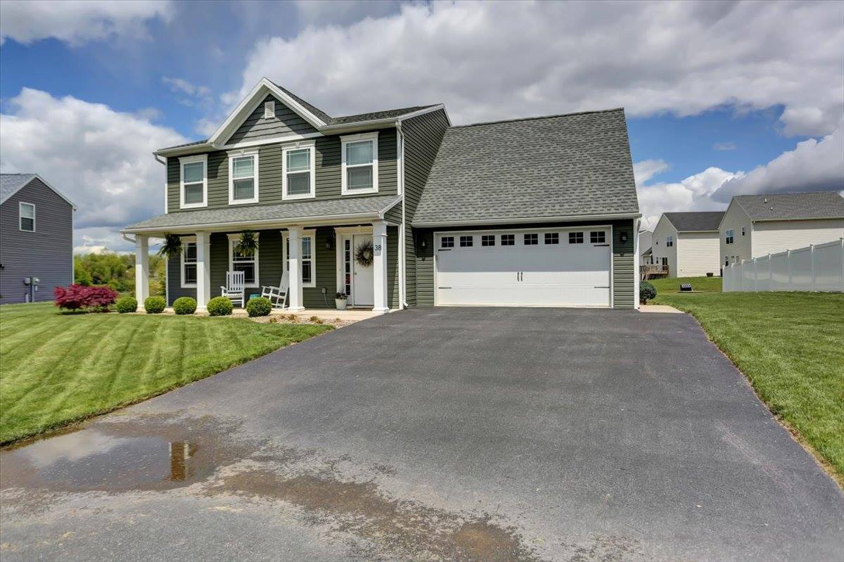 38 W Clarissa Drive, Shippensburg, PA 17257