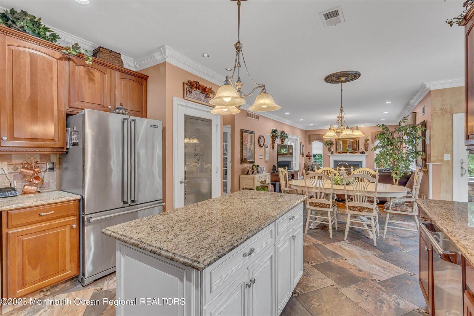 19 Sycamore Court, Monroe, NJ 08831