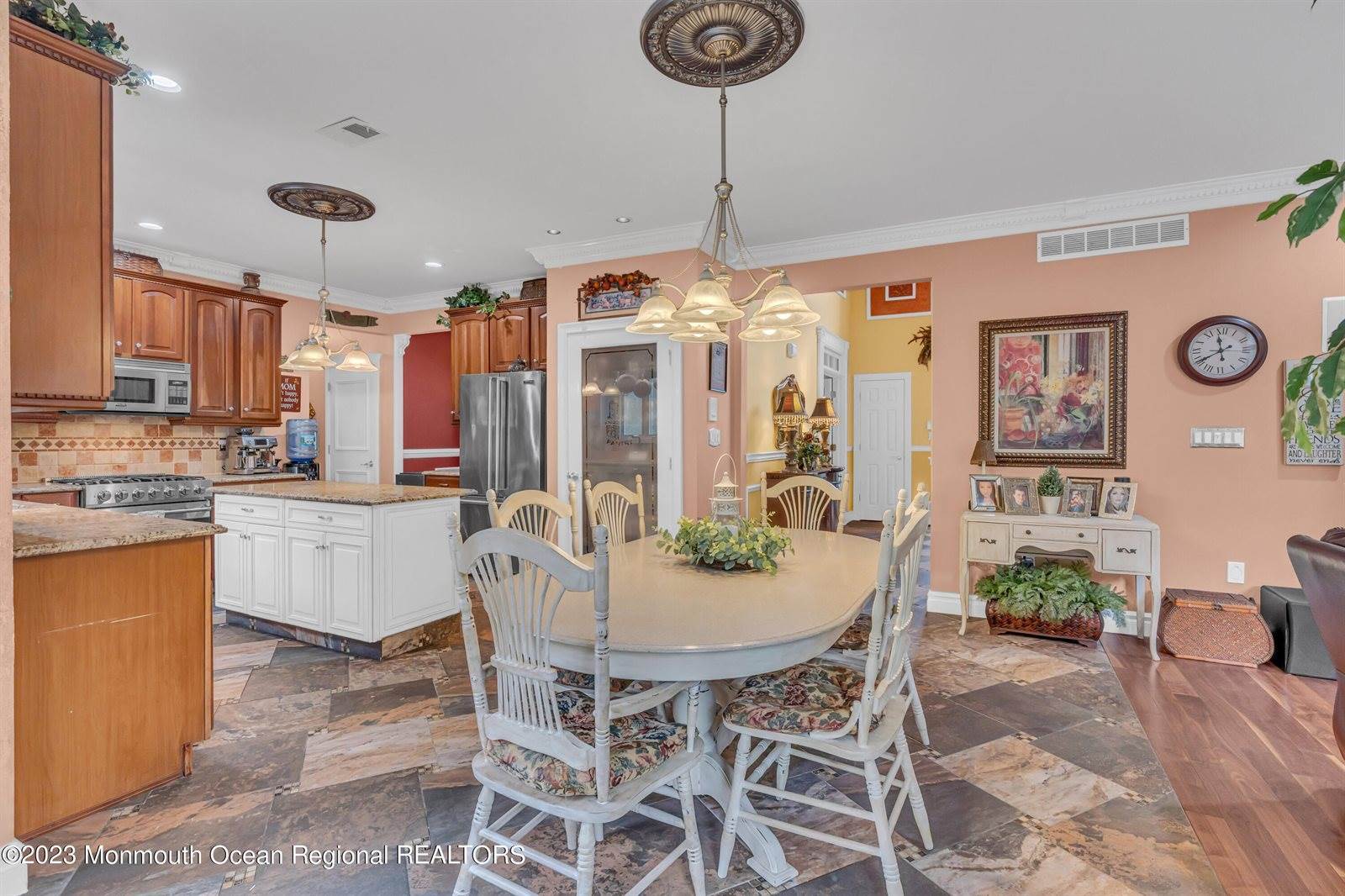 19 Sycamore Court, Monroe, NJ 08831