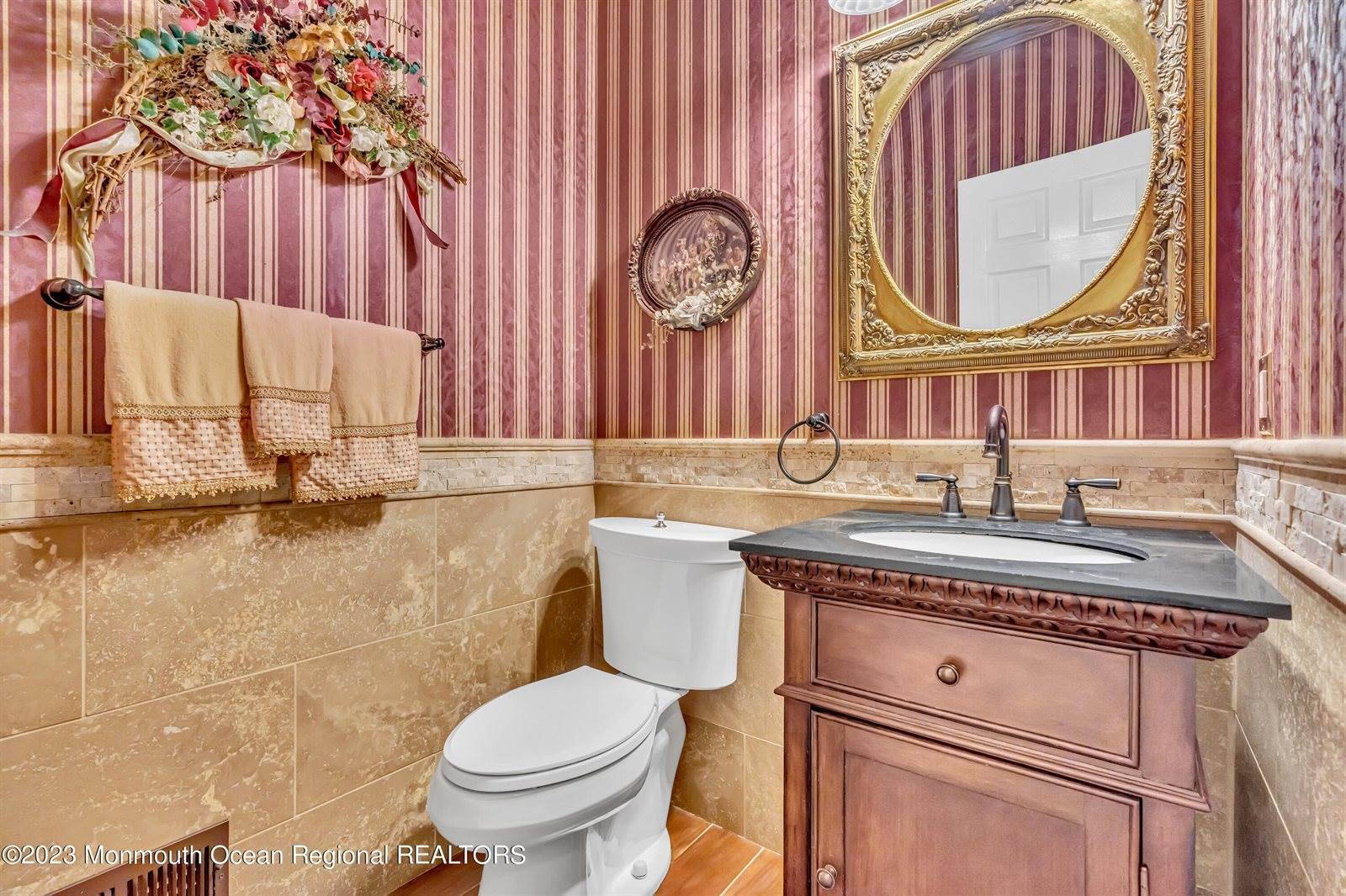 19 Sycamore Court, Monroe, NJ 08831