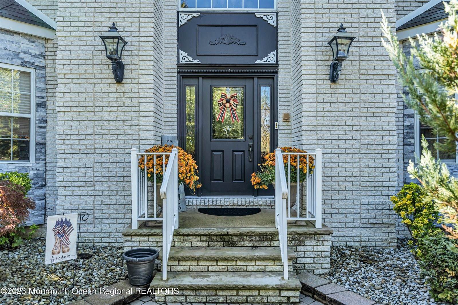 19 Sycamore Court, Monroe, NJ 08831