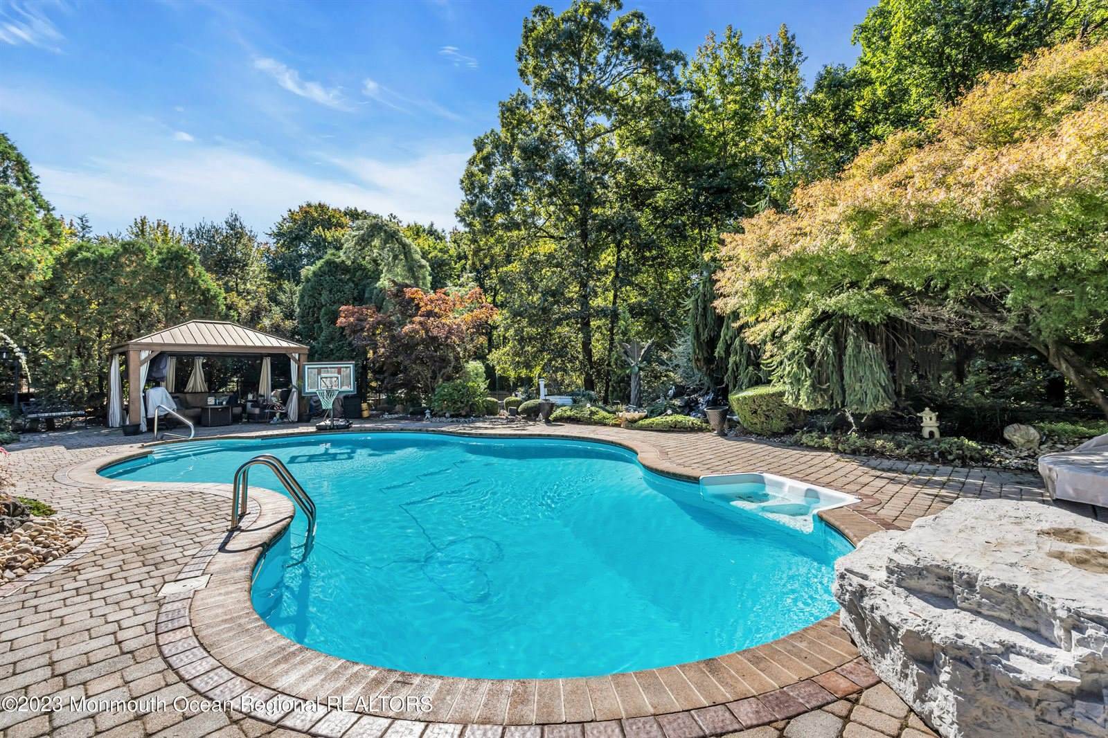 19 Sycamore Court, Monroe, NJ 08831