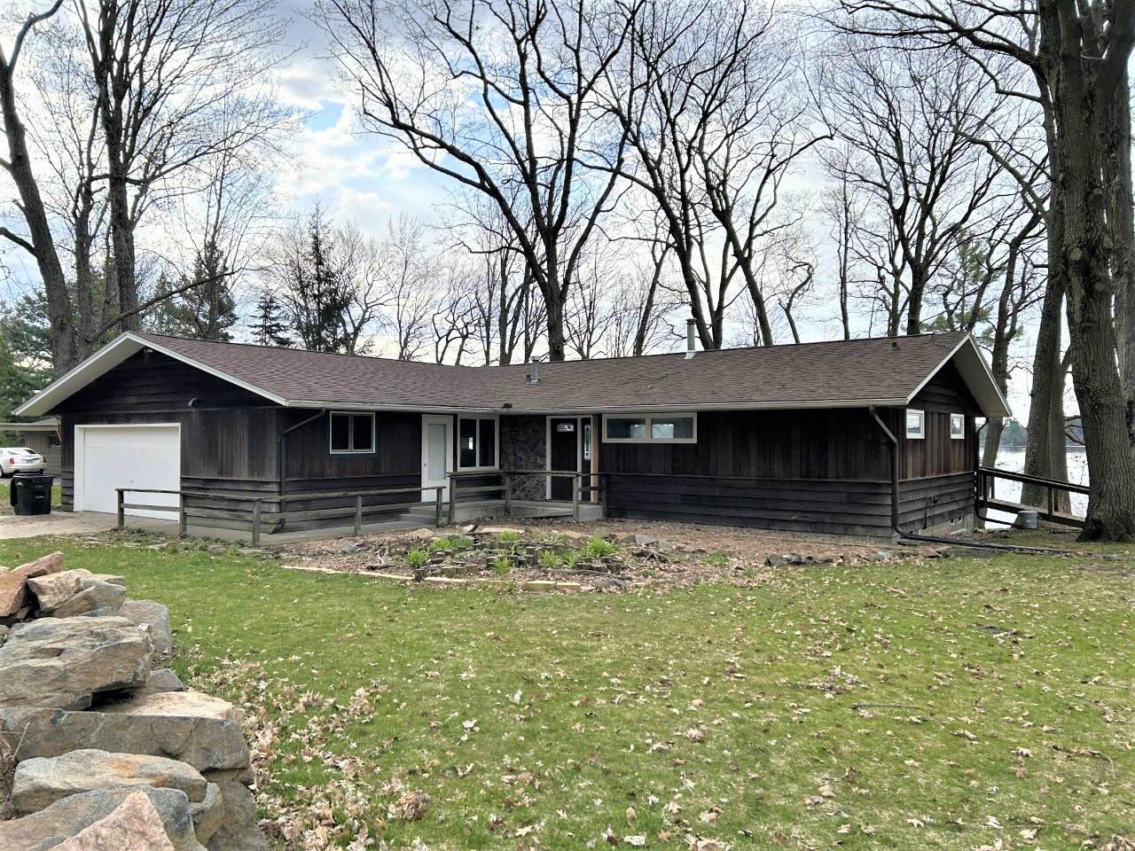 575 River Road West, Rudolph, WI 54475