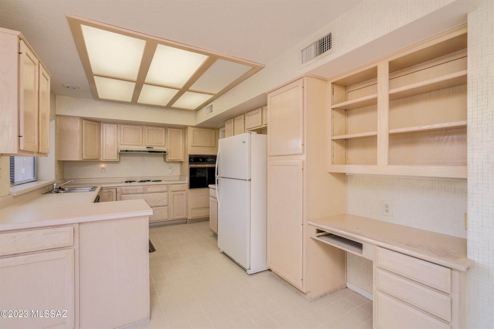 14332 North Chalk Creek Drive, Oro Valley, AZ 85755