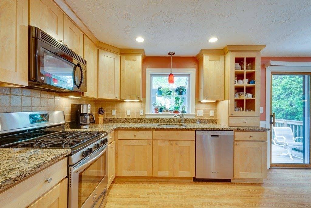 3 Caboose Ln, Dedham, MA 02026