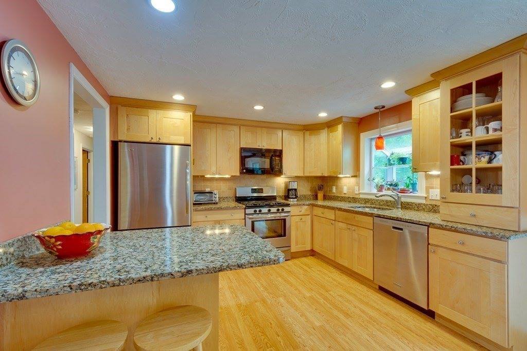 3 Caboose Ln, Dedham, MA 02026