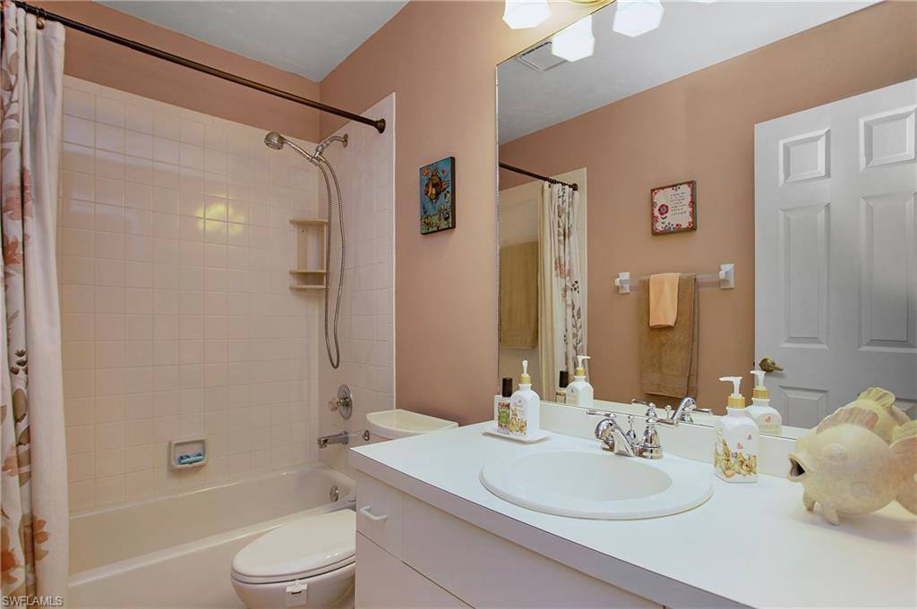 6774 Buckingham Ct, Naples, FL 34104