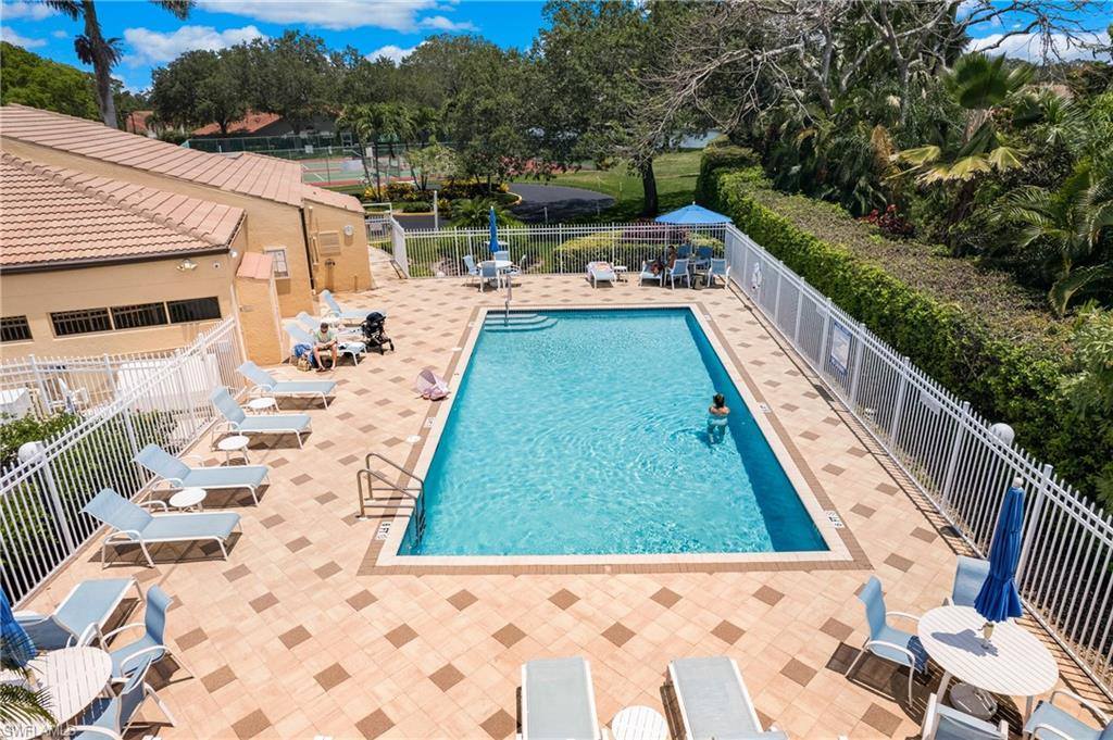 6774 Buckingham Ct, Naples, FL 34104