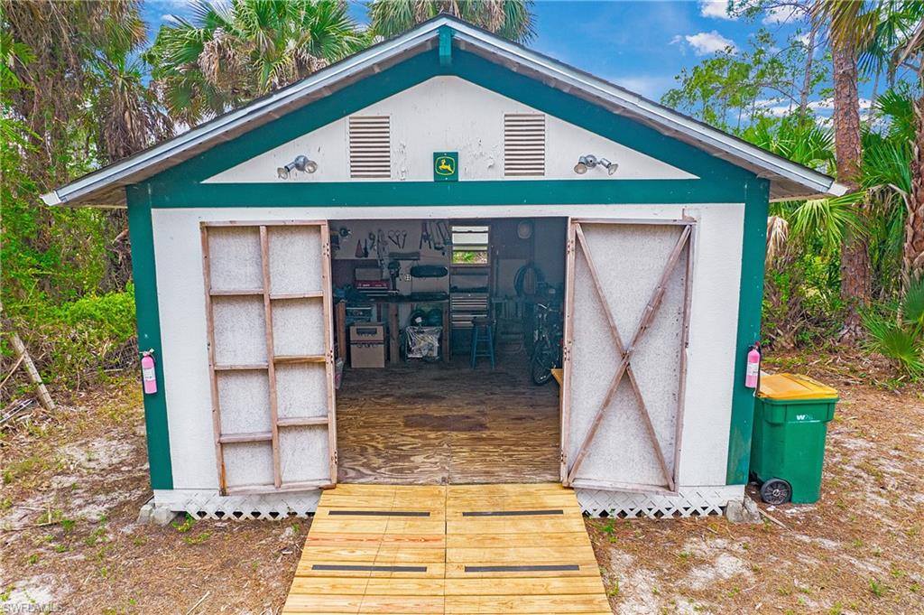 2770 6th AVE SE, Naples, FL 34117